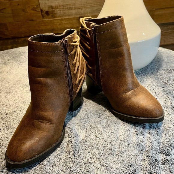 Candie's Brown Ankle Boots with Chunky Heel - Picture 7 of 7